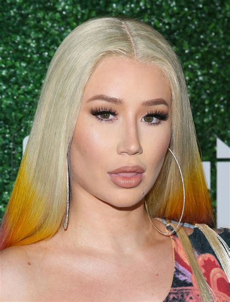 iggy azalea leaked|Iggy Azalea poses completely naked and shows off bum in saucy。